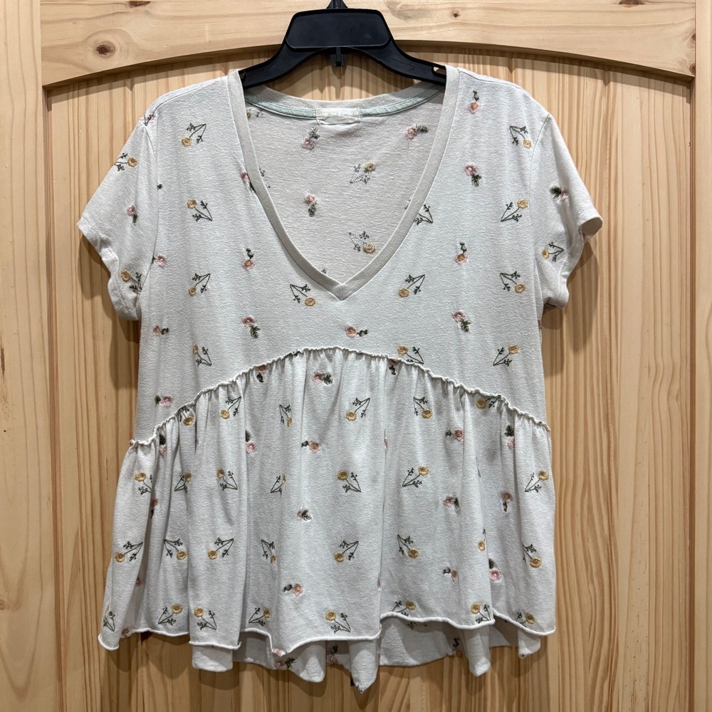 Altar'd State Floral Embroidered Babydoll V-Neck Top Cream Peplum TE2095-DFA L